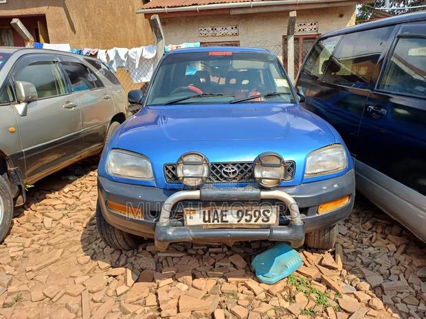 Toyota RAV4 1997 Blue
