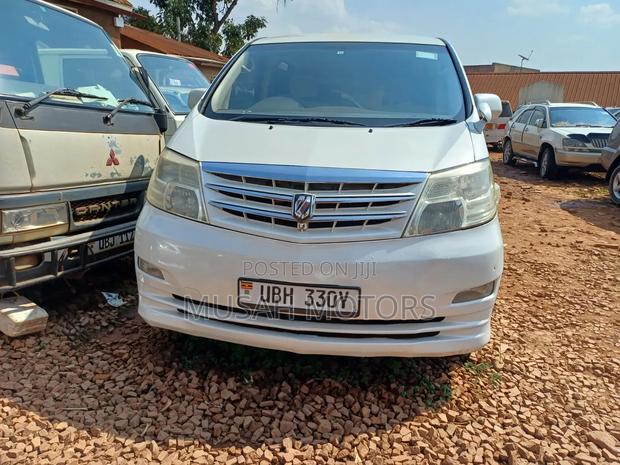 Toyota Alphard 2.4 Petrol FWD 2006 Pearl