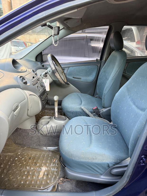 Toyota Vitz 1999 Blue