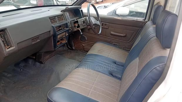 Nissan Pick-Up 1994 White