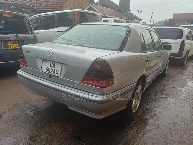 Mercedes-Benz C200 2002 Silver