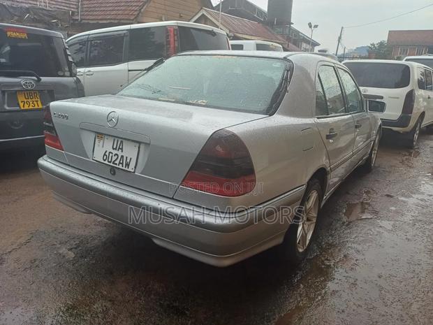 Mercedes-Benz C200 2002 Silver