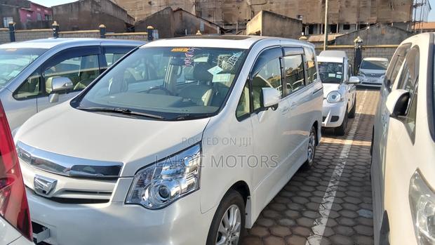 Toyota Noah 2013 White