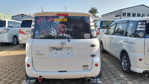 Toyota Sienta 2013 White