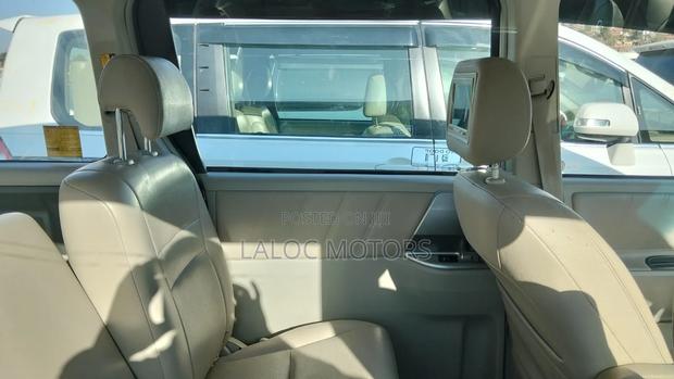 Toyota Noah 2013 Silver