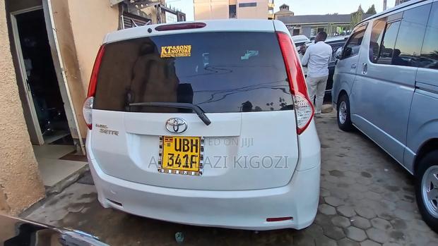 Toyota Passo Sette 2009 White