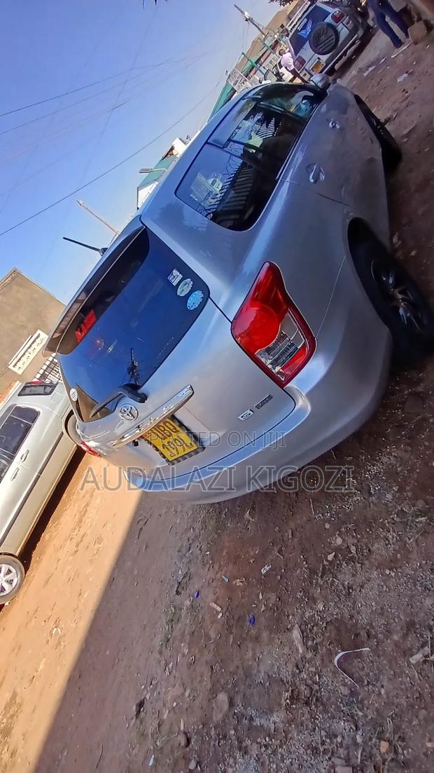 Toyota Corolla Fielder 2010 Silver