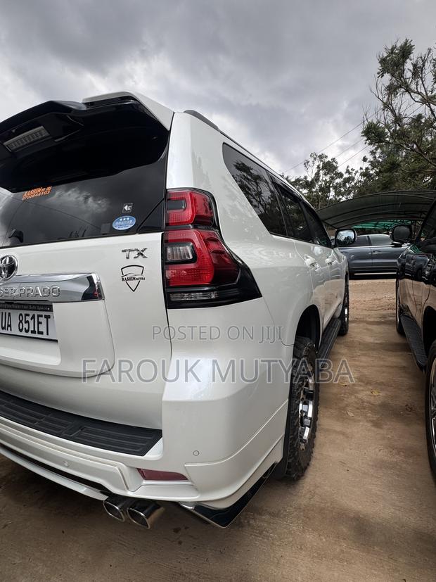 Toyota Land Cruiser Prado 2017 White