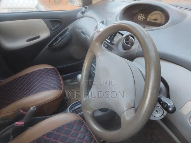 New Toyota Vitz 2002 Silver