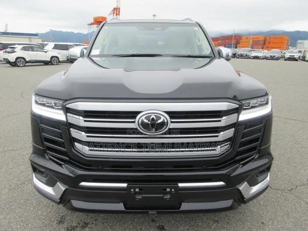 Toyota Land Cruiser 2025 Black