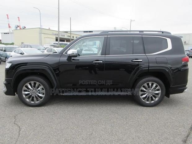 Toyota Land Cruiser 2025 Black