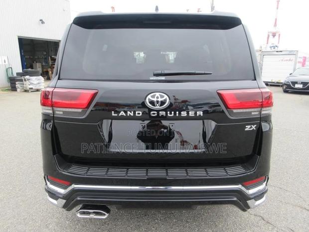 Toyota Land Cruiser 2025 Black
