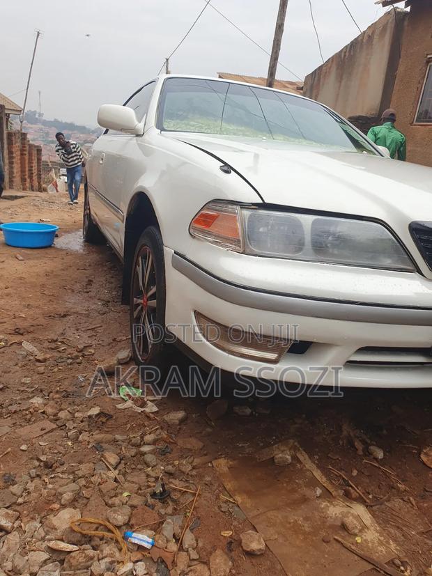 Toyota Mark II 1989 White