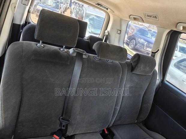 Toyota Noah 2011 Silver