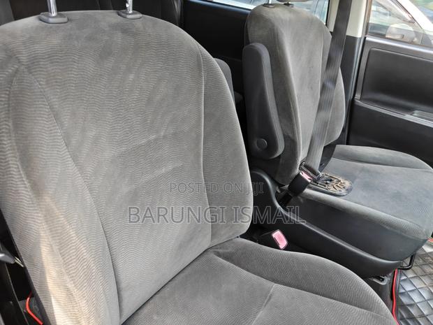 Toyota Noah 2011 Silver