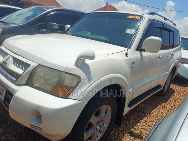 Mitsubishi Pajero 3.2 DI-D Avance 2005 White