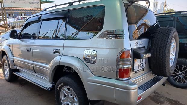 Toyota Land Cruiser Prado 2005 Silver