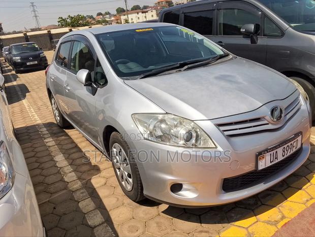 Toyota Auris 2012 Silver