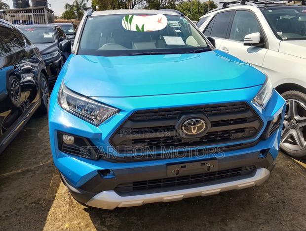 Toyota RAV4 2019 Blue
