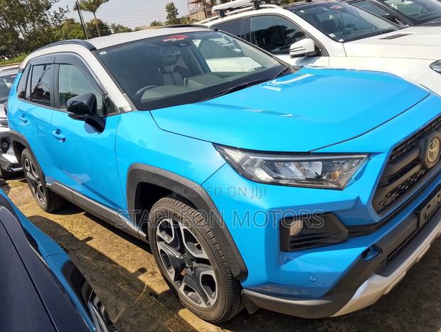 Toyota RAV4 2019 Blue