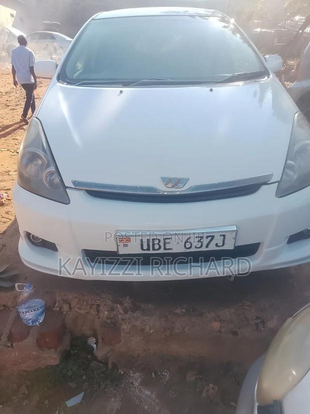 Toyota Wish 2004 White