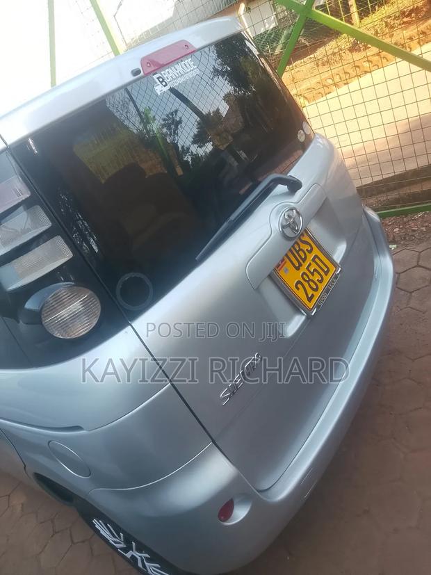 Toyota Sienta 2008 Silver