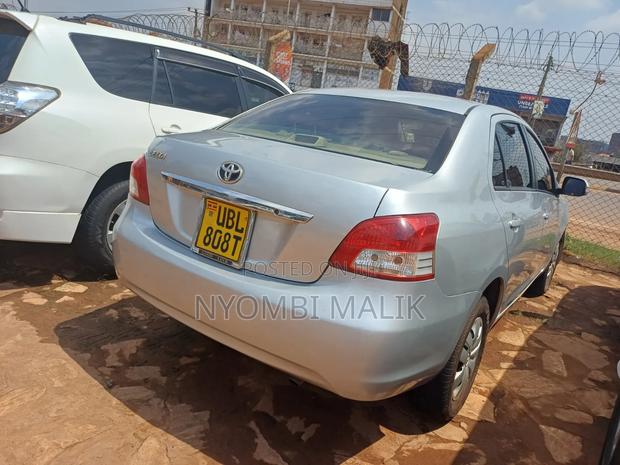 Toyota Belta 2007 Silver