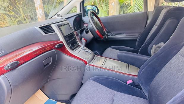 Toyota Alphard 2010 Gray