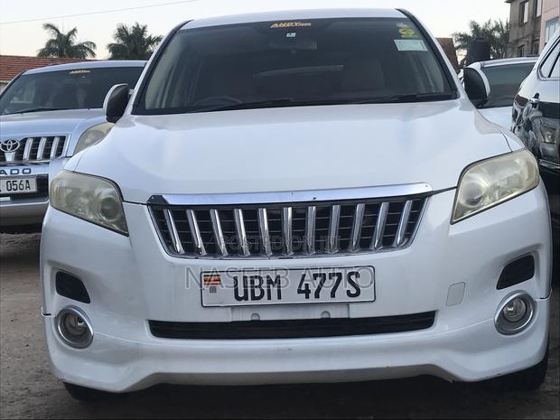 Toyota Vanguard 2009 White