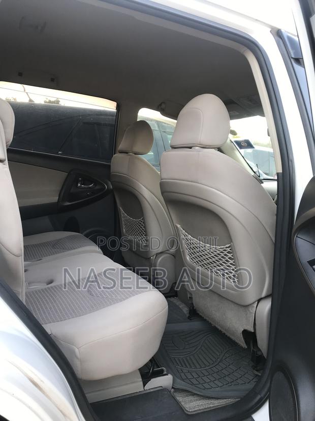 Toyota Vanguard 2009 White