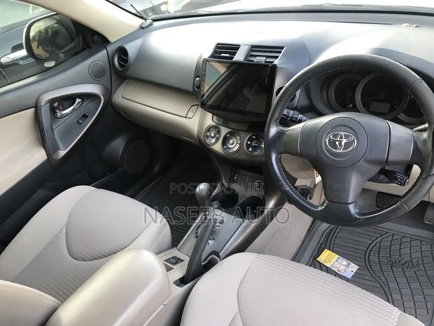 Toyota Vanguard 2009 White