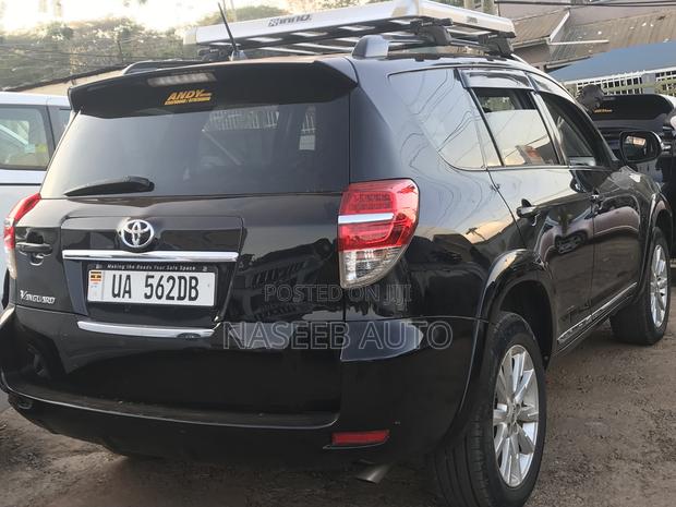 Toyota Vanguard 2011 Black
