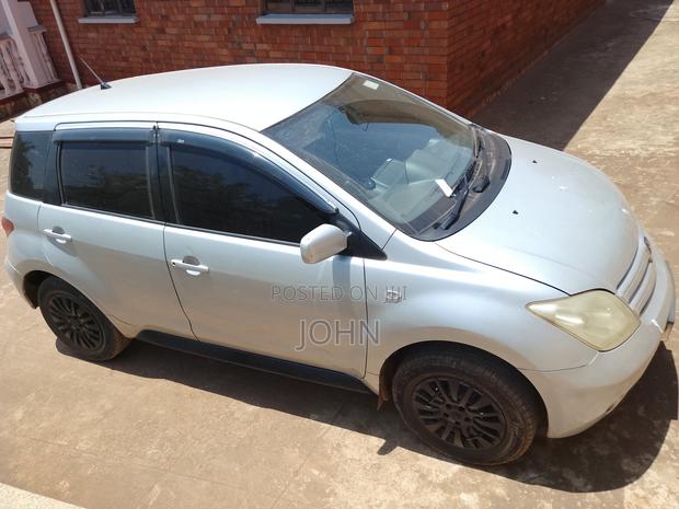 Toyota IST 2002 Gray