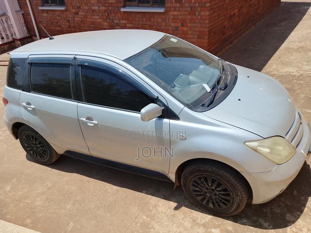 Toyota IST 2002 Gray