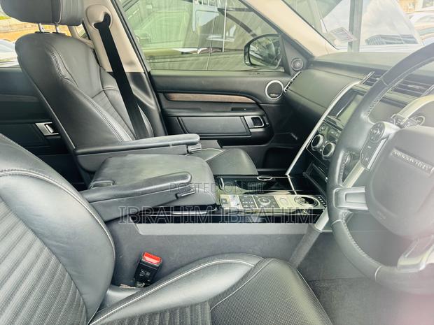 Land Rover Discovery 2017 Gray