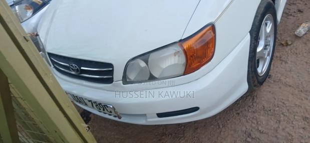 Toyota Ipsum 2000 White