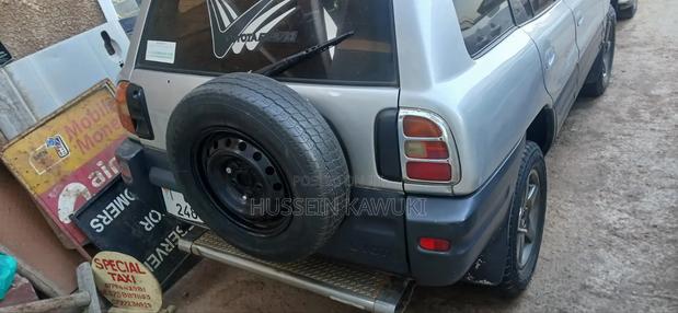 Toyota RAV4 2001 Silver