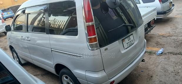 Toyota LiteAce Noah 2000 Silver