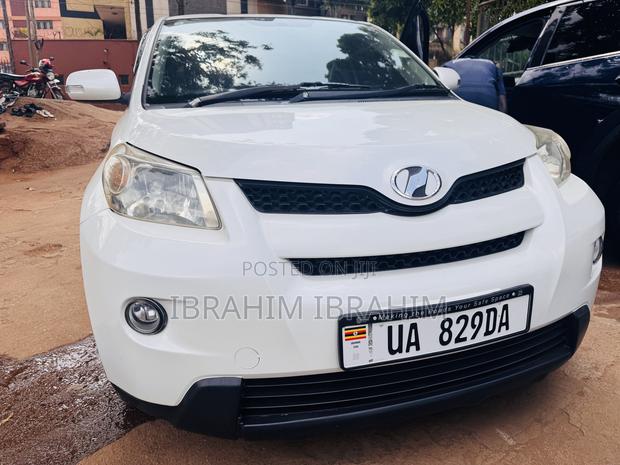 Toyota IST 2010 White