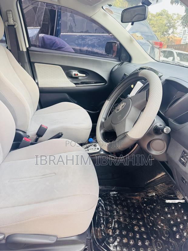 Toyota IST 2010 White