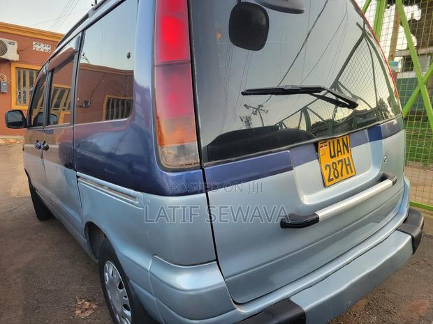 Toyota Noah 2.0 AWD (8 Seater) 2002 Blue