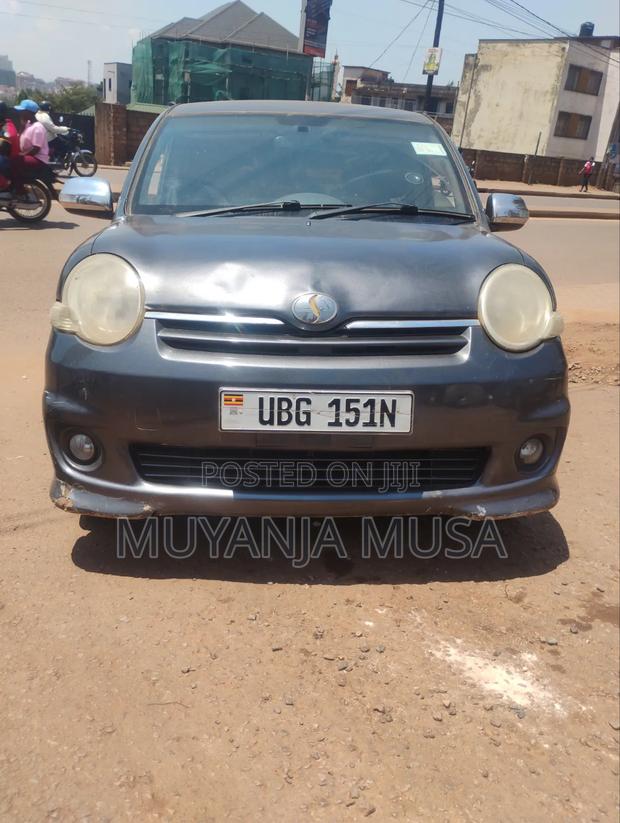 Toyota Sienta 2008 Gray