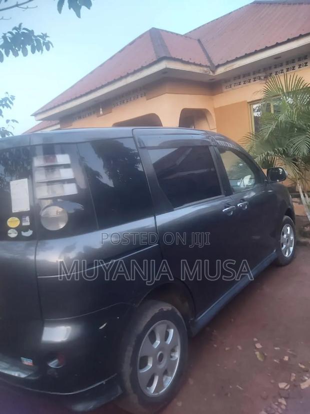 Toyota Sienta 2008 Gray