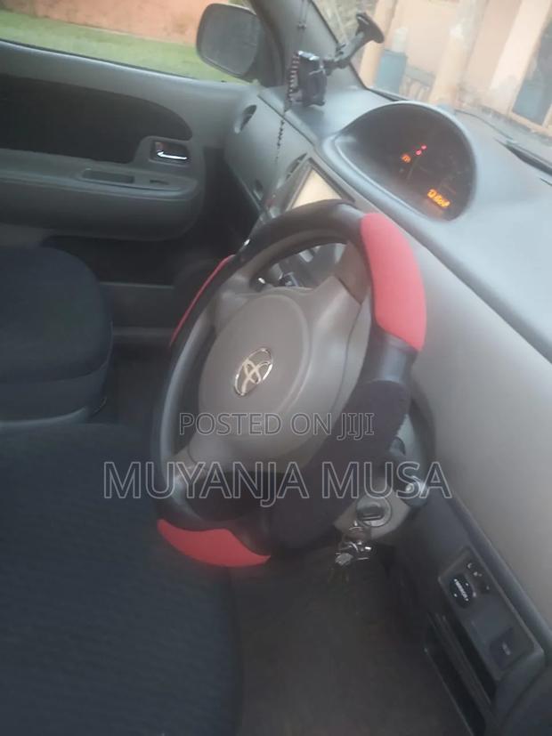 Toyota Sienta 2008 Gray