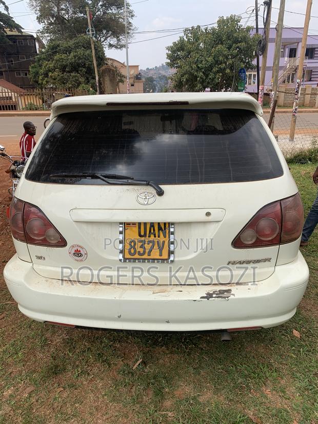 Toyota Harrier 3.0 V6 4WD 1999 White