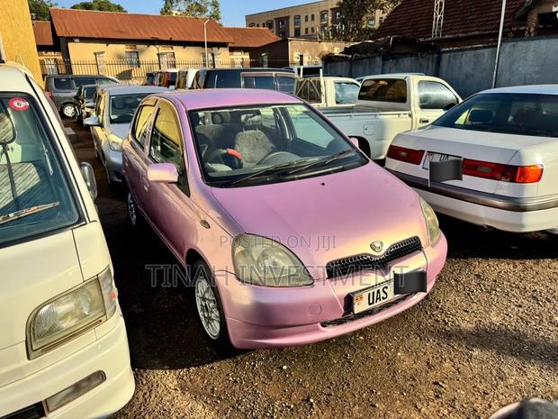 Toyota Vitz 2005 Pink