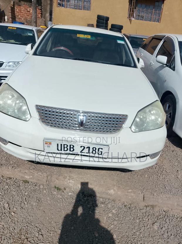 Toyota Mark II Blit 2004 White