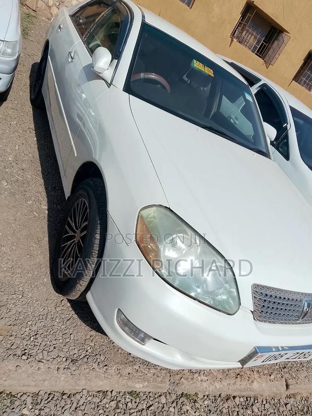 Toyota Mark II Blit 2004 White