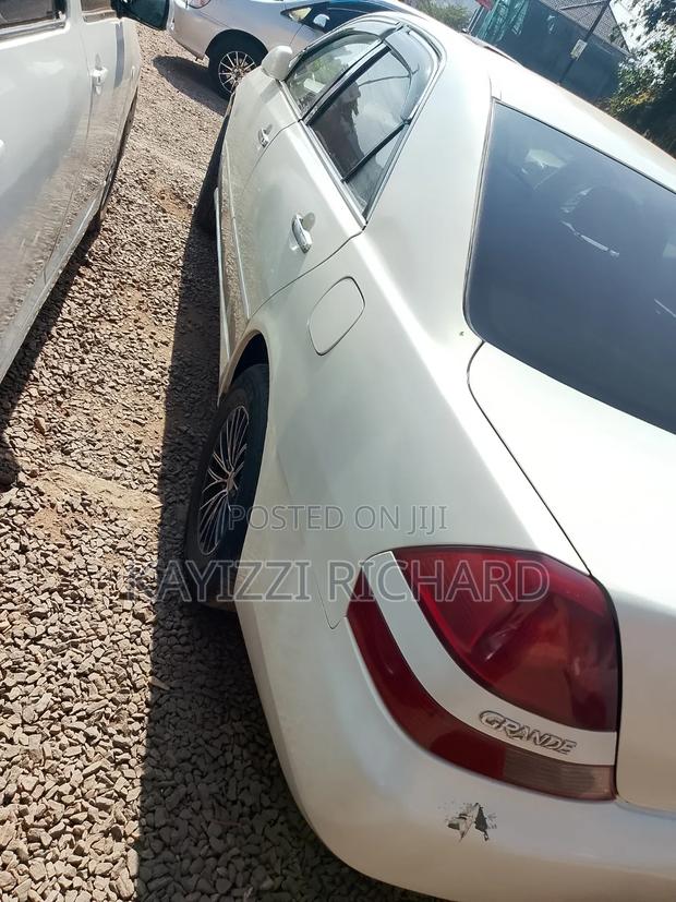 Toyota Mark II Blit 2004 White