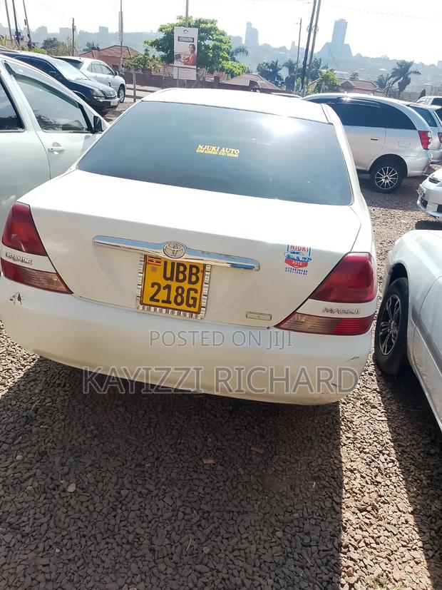 Toyota Mark II Blit 2004 White